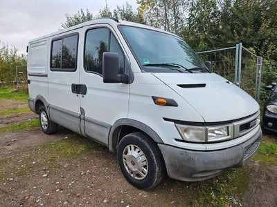 Weiß Gebraucht 2005 Iveco Daily Limousine | 2.500 €