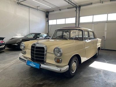 Gebraucht Mercedes 200 60 PS (44 kW) 1967 Weiß Limousine