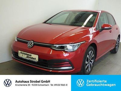 Gebraucht VW Golf VIII Active 110 PS (80 kW) 2021 Rot kings red metallic (metallic) Limousine