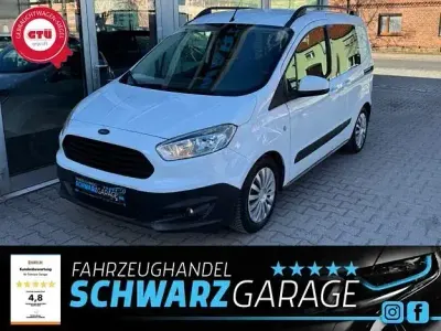 Gebraucht Ford Transit Trend 125 PS (91 kW) 2016 Frostweiß Van