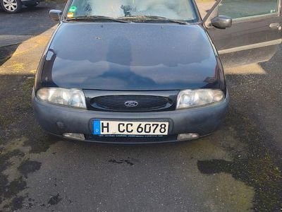 Gebraucht Ford Fiesta Ghia 75 PS (55 kW) 1996 Grau Kleinwagen
