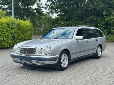 Mercedes E200