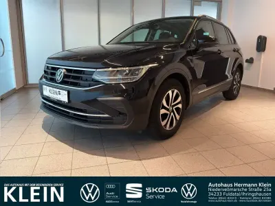 Gebraucht VW Tiguan Active 150 PS (110 kW) 2022 Schwarz SUV