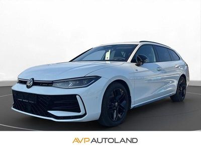 Second-hand VW Passat R-line 150 CP (110 kW) 2025 Alb Break