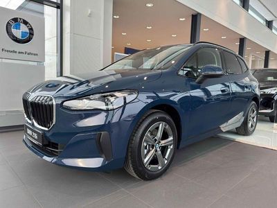 Neu BMW 216 Luxury Line 122 PS (89 kW) 2026 Blau Kombi
