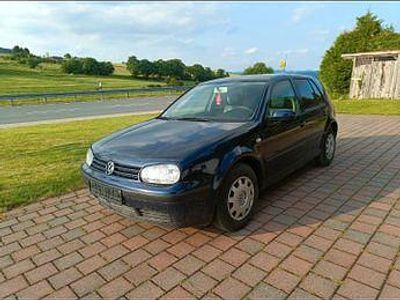 Blau Gebraucht 2001 VW Golf IV Kombi | 1.090 € (Teuer)