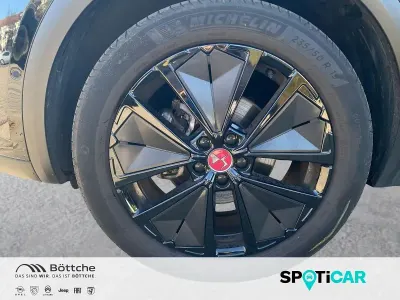 Gebraucht DS Automobiles DS7 Crossback Performance Line Plus 131 PS (96 kW) 2024 Lackierung schwarz perla nera/metallic klarlack SUV
