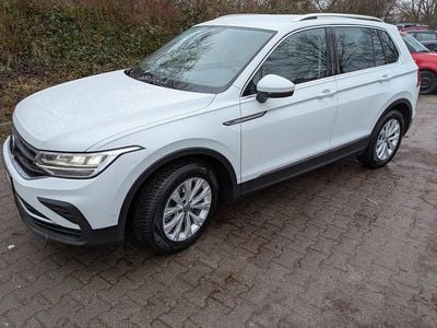 Second-hand VW Tiguan Life 150 CP (110 kW) 2021 Alb SUV
