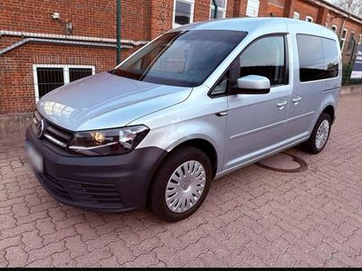 Usado VW Caddy 150 HP (110 kW) 2016 Cinzento Monovolume