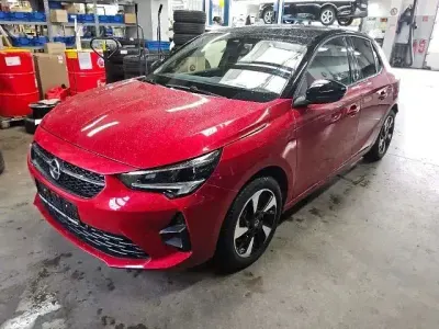 Gebraucht Opel Corsa-e GS Line 100 kW (136 PS) 2022 Chili rot/kardio rot Kleinwagen