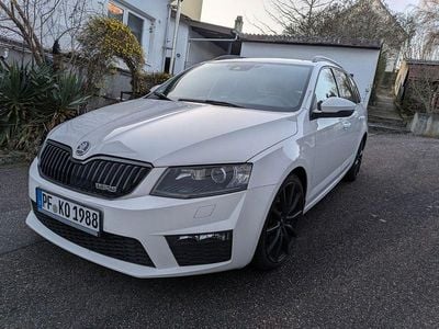 Weiß Gebraucht 2013 Skoda Octavia vRS Kombi | 14.490 € (Fairer Preis)