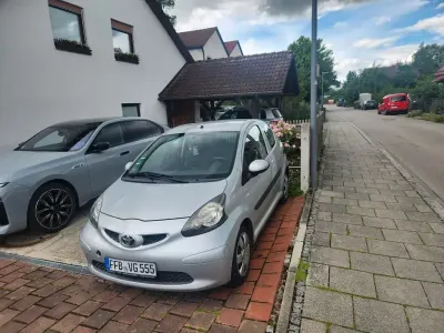 Gebraucht Toyota Aygo 68 PS (50 kW) 2007 Silber Kleinwagen