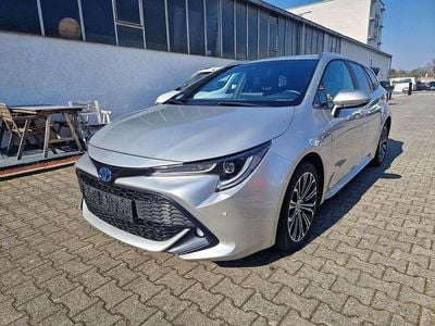 Gebraucht Toyota Corolla Hybrid Team 152 PS (111 kW) 2022 Precious silver Kombi