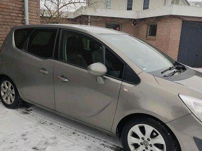 Gebraucht Opel Meriva 90 PS (66 kW) 2012 Silber Van / Kleinbus