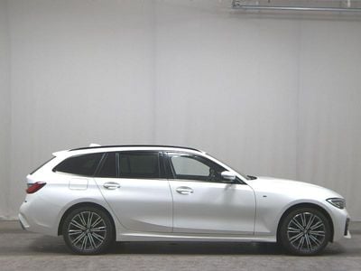 BMW 330e