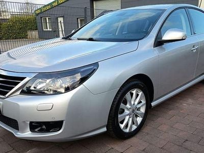 Usado Renault Latitude 140 CV (102 kW) 2011 Plateado Berlina