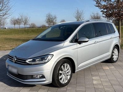 Gebraucht VW Touran Highline 150 PS (110 kW) 2017 Silber Van / Kleinbus