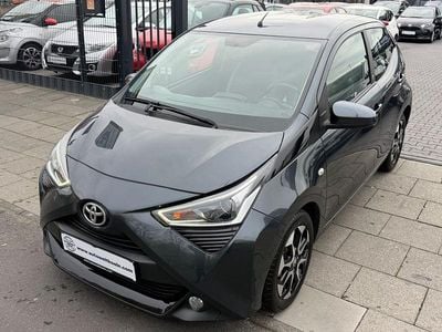 Gebraucht Toyota Aygo X-play 72 PS (52 kW) 2020 Grau Kleinwagen