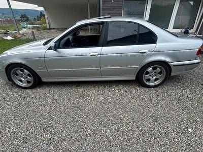 BMW 525