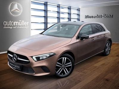 Gebraucht Mercedes A250 Night 218 PS (160 kW) 2022 Gold Limousine