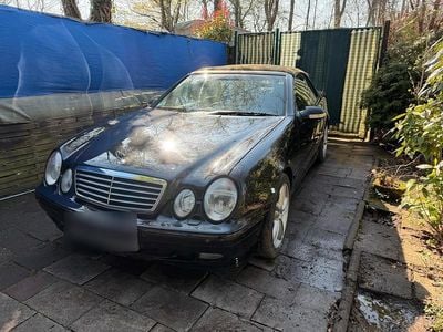 Gebraucht Mercedes CLK230 Elegance 193 PS (141 kW) 2002 Schwarz Cabrio