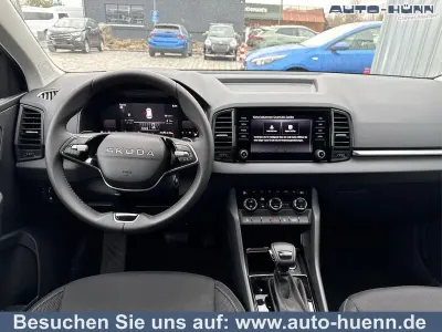 Neu Skoda Karoq Selection 150 PS (110 kW) 2026 Graphitgrau metallic SUV