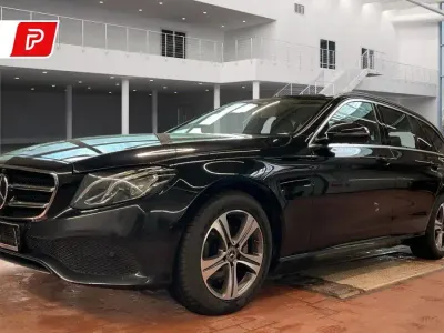 Gebraucht Mercedes E220 Avantgarde 194 PS (142 kW) 2020 Schwarz Kombi