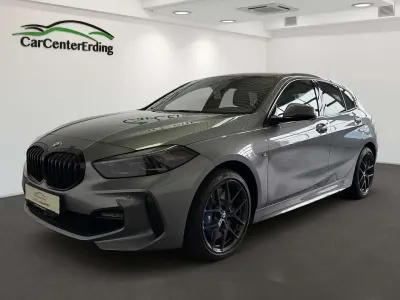 Gebraucht BMW 120 M Sport 190 PS (139 kW) 2022 Skyscraper grau Kleinwagen
