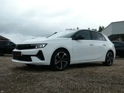 Second-hand Opel Astra 136 CP (100 kW) 2024 Alb Berlinǎ