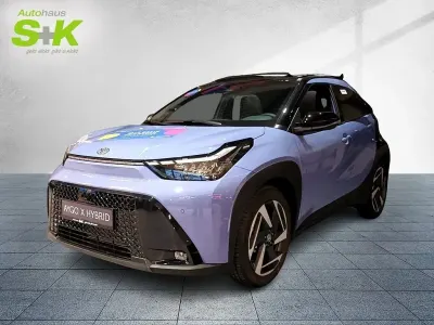 Neu Toyota Aygo X Lounge 117 PS (86 kW) 2026 Lavendel purple metallic / bla SUV