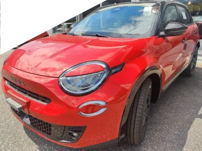 Neu Fiat 600 Street 110 PS (80 kW) 2026 Rot SUV