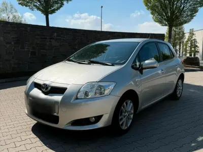 Brugt Toyota Auris 132 HK (97 kW) 2010 Guld Hatchback