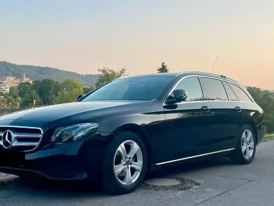Gebraucht Mercedes E220 194 PS (142 kW) 2018 Schwarz Limousine