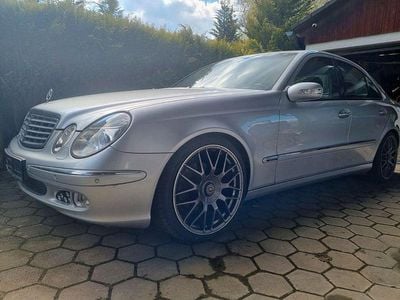 Second-hand Mercedes E240 Elegance 177 CP (130 kW) 2005 Argintiu Berlinǎ