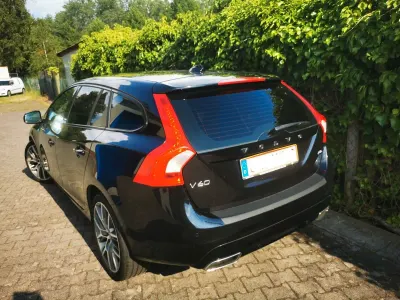 Gebraucht Volvo V60 Linje Svart 190 PS (139 kW) 2017 Schwarz Kombi