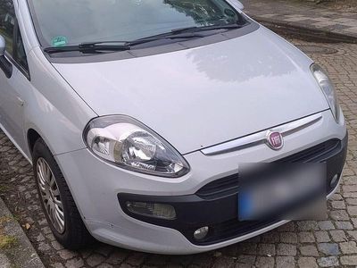 Gebraucht Fiat Grande Punto 77 PS (56 kW) 2010 Grau Kleinwagen