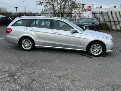 Second-hand Mercedes E200 136 CP (100 kW) 2011 Argintiu Break