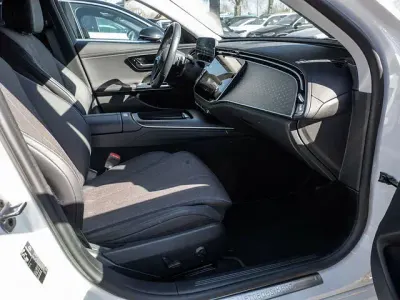 Gebraucht Mercedes E220 Avantgarde 197 PS (144 kW) 2023 Weiss / polarweiß Kombi