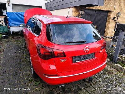 Rot Gebraucht 2013 Opel Astra Kombi | 4.999 € (Fairer Preis)