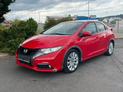 Gebraucht Honda Civic Lifestyle 120 PS (88 kW) 2013 Rot Kleinwagen