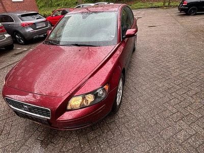Second-hand Volvo S40 80 CP (58 kW) 2006 Roșu Berlinǎ