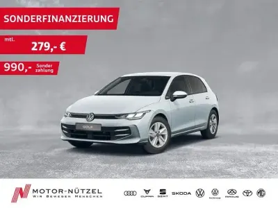 Gebraucht VW Golf VIII Life 116 PS (85 kW) 2024 Blau Limousine