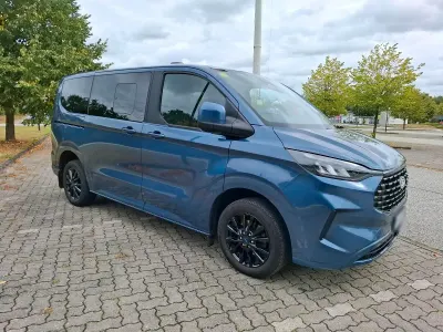 Gebraucht Ford Tourneo Custom Titanium 170 PS (125 kW) 2024 Blau Van