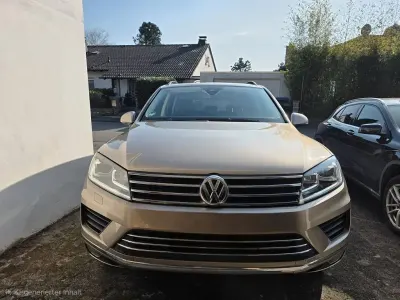 Gebraucht VW Touareg 262 PS (192 kW) 2017 Gold SUV