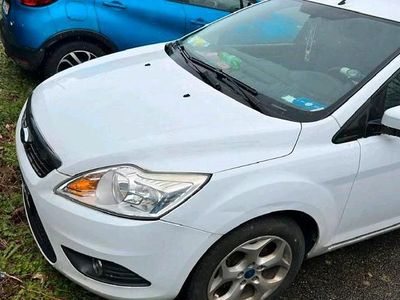 Usata Ford Focus 109 CV (80 kW) 2010 Bianco Station wagon