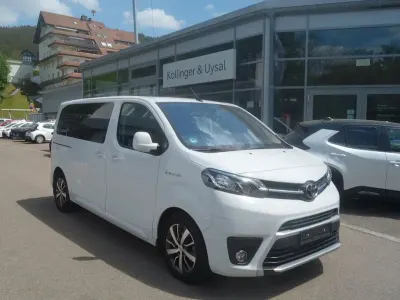 Gebraucht Toyota Proace Verso Team 100 kW (136 PS) 2022 Weiß Kombi