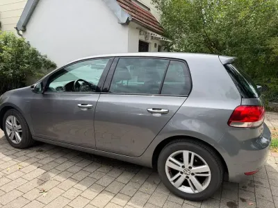 Gebraucht VW Golf VII Match 105 PS (77 kW) 2012 Grau Limousine