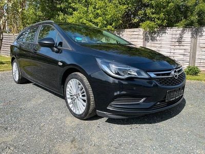 Begagnad Opel Astra Edition 110 HK (80 kW) 2016 Svart Kombi