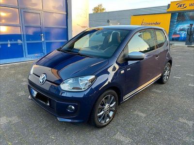 Second-hand VW up! CLUB 75 CP (55 kW) 2015 Albastru Hatchback
