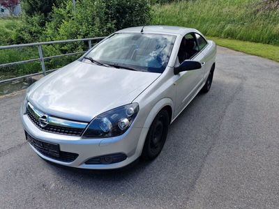 gebraucht Opel Astra Cabriolet Astra Twintop Twintop , 2.0, 200 PS Turbo, Navi/Leder/Xenon/PDC !